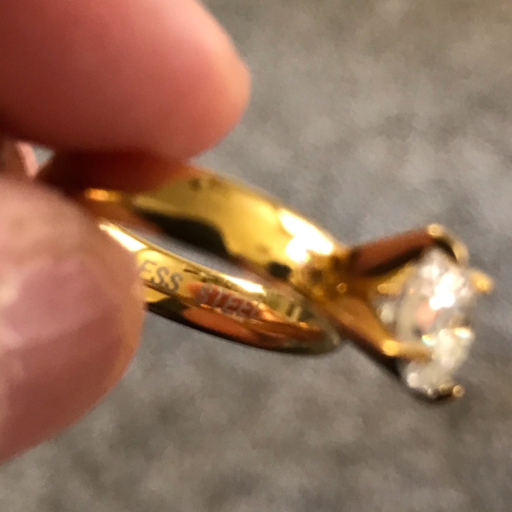 Simulated diamond ring - Picture 4 of 4